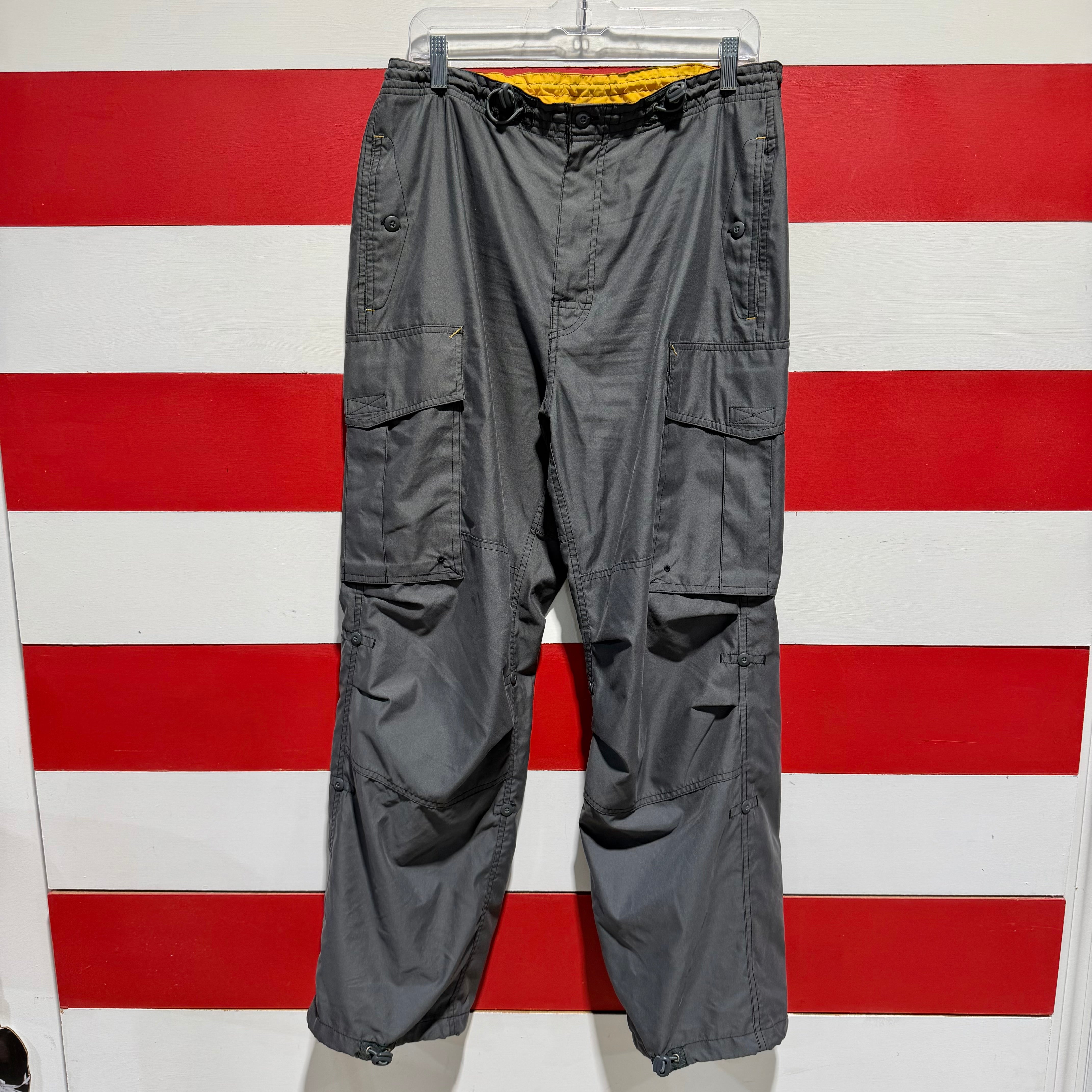 Early 2000s GAP Cargo Pants – Naptown Thrift